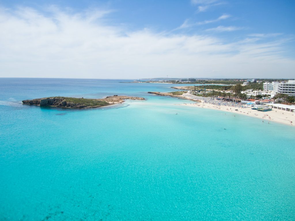Nissi beach on Kyproksen yksi suosituimmista rannoista.